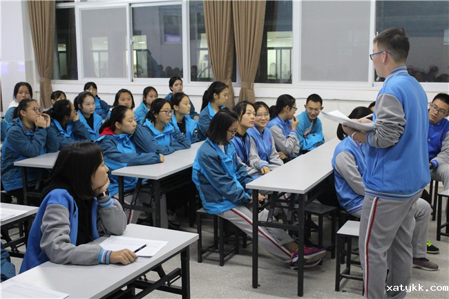 101中学：新一届社团骨干在面试工作中挑大梁