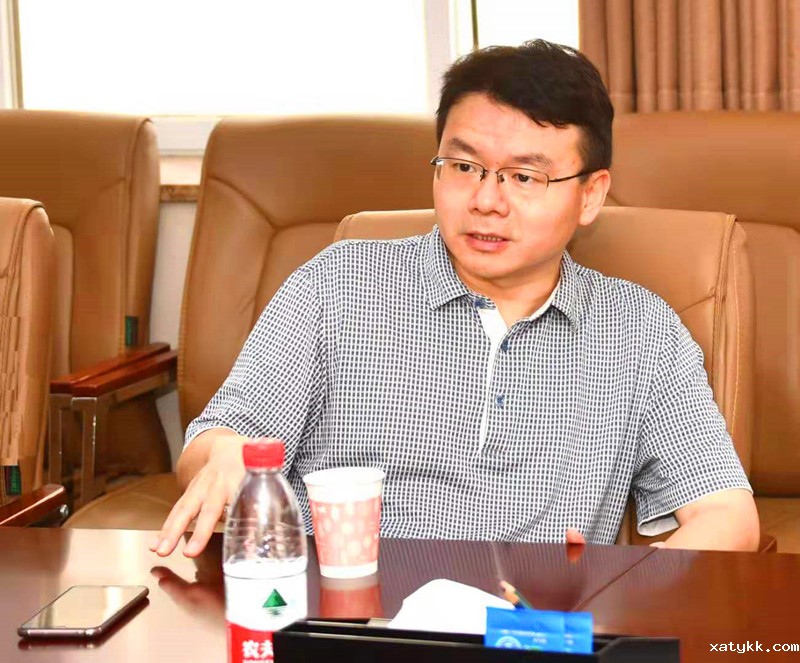 1564112930107007.jpg 2校友于涵畅谈母校美好未来.jpg