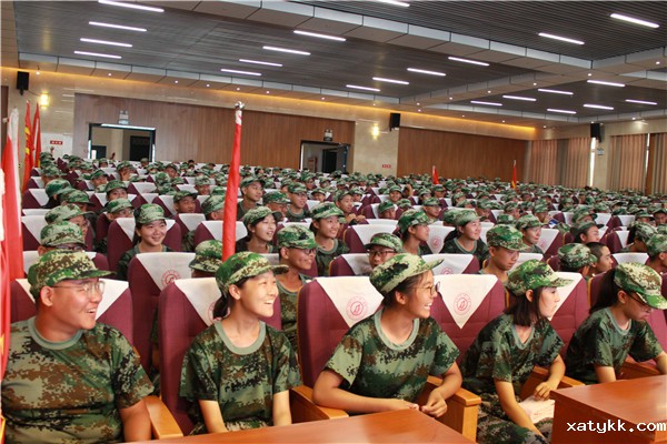 1565913332136750.jpg 4同学们听得多开心.jpg