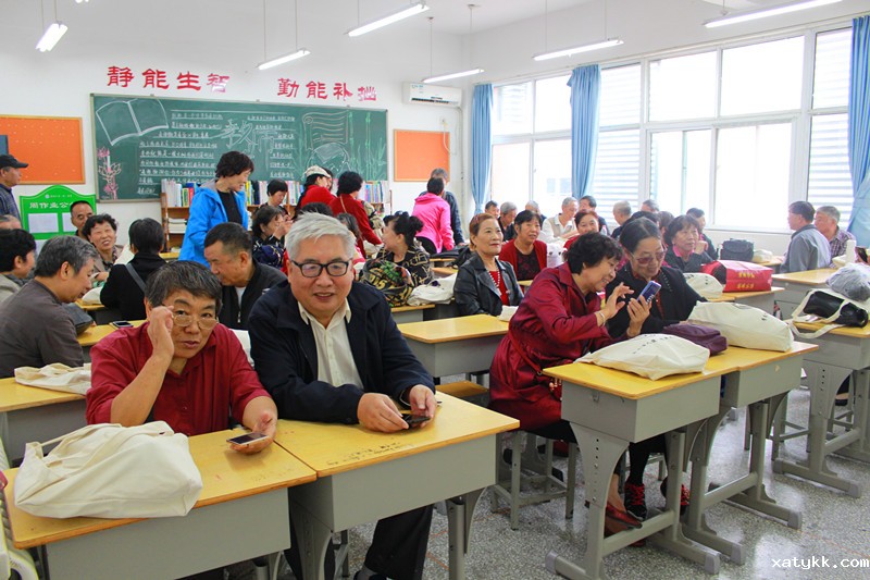 1568624438115406.jpg 2回到母校.JPG