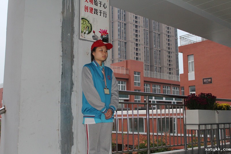 1569396998727624.jpg 食物是不允许进教学楼里的_副本.jpg