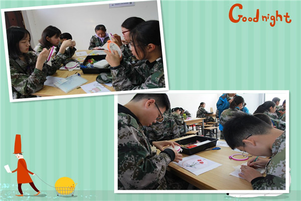 1572601694422744.jpg 7、认真穿针引线.jpg