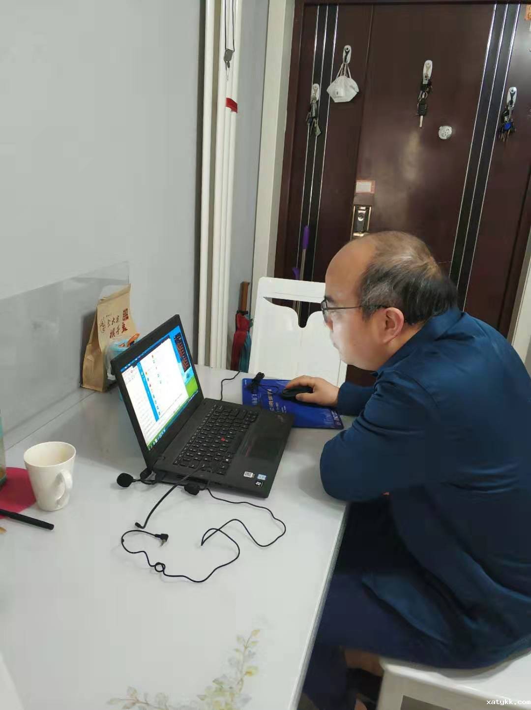 1587303133498480.jpg 殷小玉老师上课.jpg