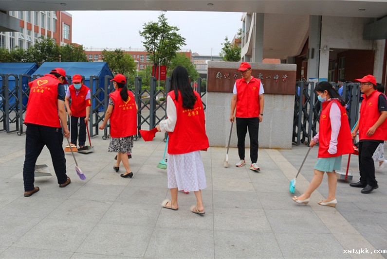 1593590072138992.jpg 4干净整洁的学校门口.jpg