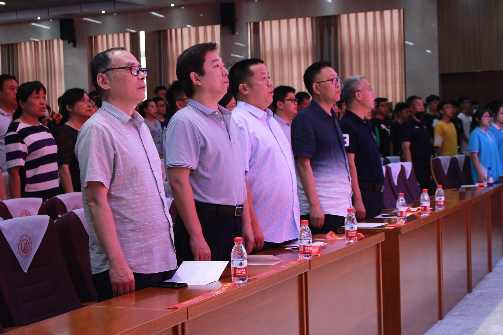 1594542207617376.jpg 5校领导参加毕业典礼.JPG