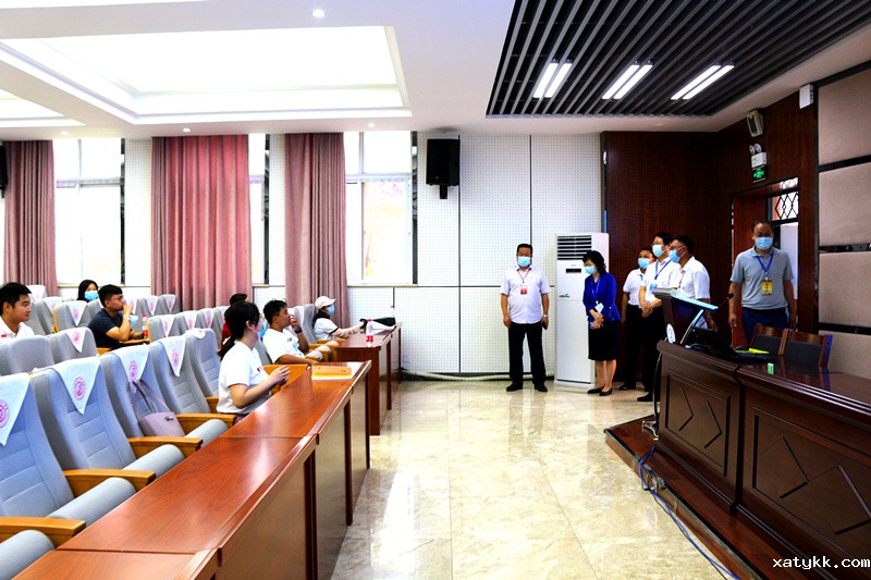 7 毛杰看望送考老师.JPG