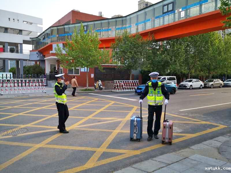 1595151567134267.jpg 服务师生.jpg