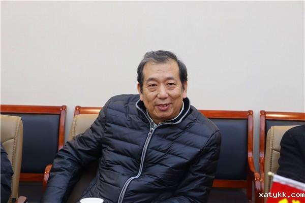 1608719753510529.jpg 4李鸿老师发表退休感言.jpg