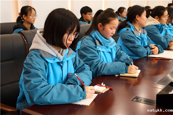 1609250945138618.jpg 3.学生认真记录.jpg