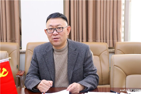 1612351824104093.jpg 2赵银堂书记传达文件精神.jpg