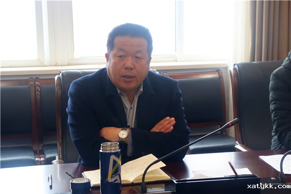 1614421088135369.jpg 2李国喜校长谋划学校发展.jpg