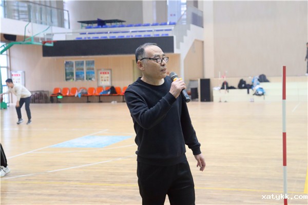 1615201181125764.jpg 1工会主席余晓光介绍比赛规则.jpg