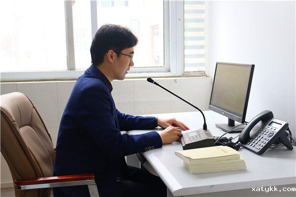 1619166093131625.jpg 2朱奎鹏老师讲述“红船”历史.jpg