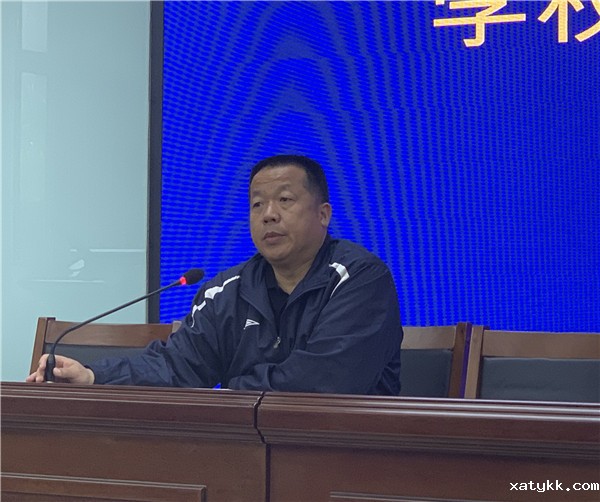 1619571537111366.jpg 2李国喜校长部署学校安全工作_副本.jpg