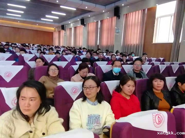 1619581047734423.jpg 3.高三教师认真听讲_副本.jpg