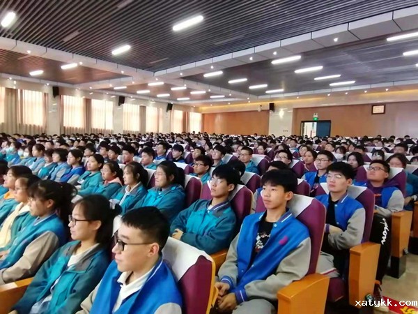 1619581091134190.jpg 4.高三全体学生聚精会神听讲_副本.jpg