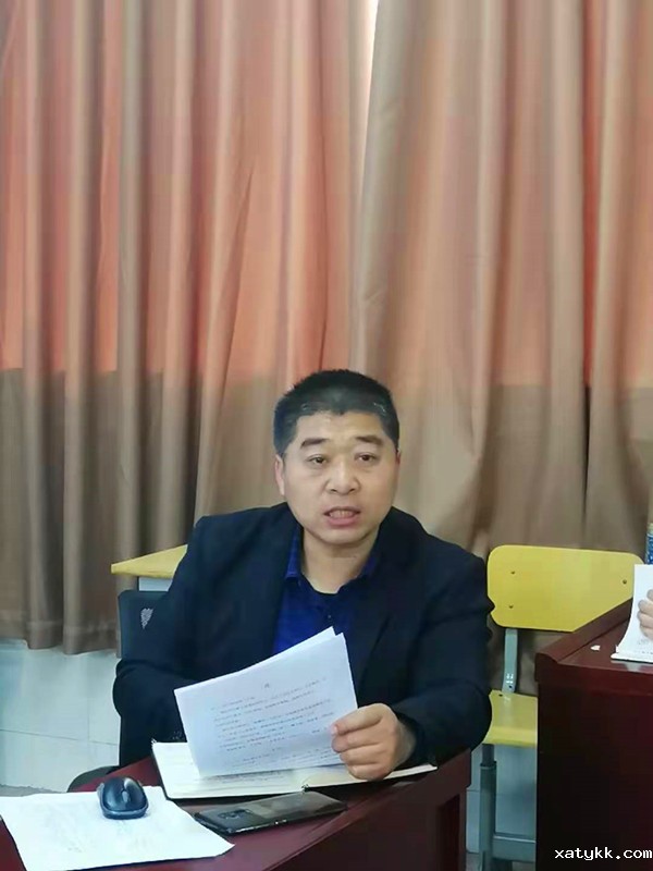 1619581304131608.jpg 2高三年记长陈华对备考工作做统筹安排_副本.jpg