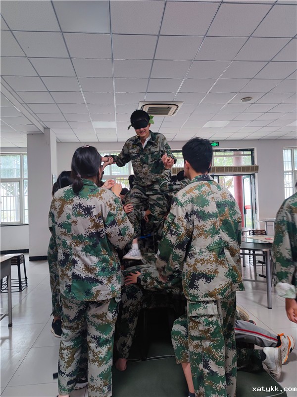 1622253262819411.jpg 生命之旅:从我背上过!.jpg