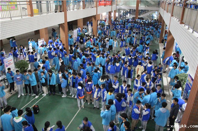 1635733051365770.jpg 1、社团火热招新现场.jpg