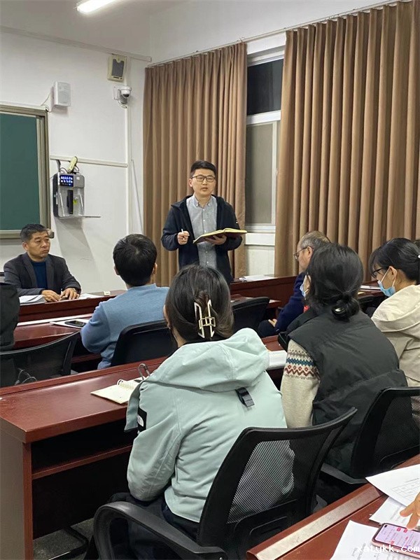 1637549413834041.jpg 3教师发展中心副主任李晓庆发言.jpg