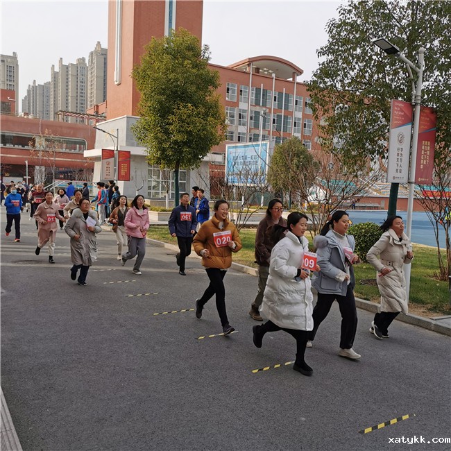 1641021928123372.jpg 12参赛的教工组.jpg