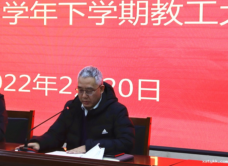 1645406288105991.jpg 5刘永谦副校长安排教育教学工作.JPG