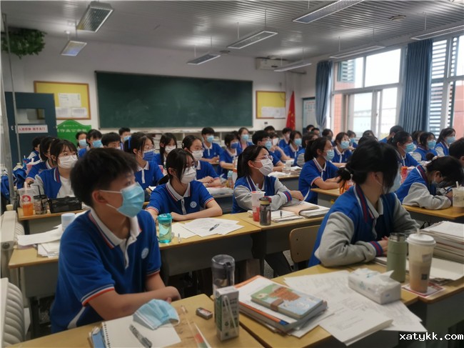 1649817976131285.jpg 3、学生认真听.jpg