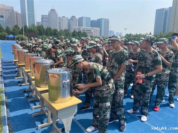 1659521416132654.jpg 6有序排队接水.jpg