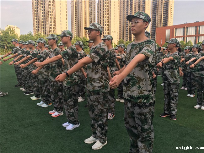 英姿飒爽，用汗水致敬青春