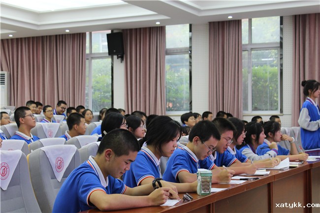 1662362556107153.jpg 4学生面试官.jpg