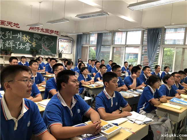 1663636176189339.jpg 6同学们认真投入.jpg