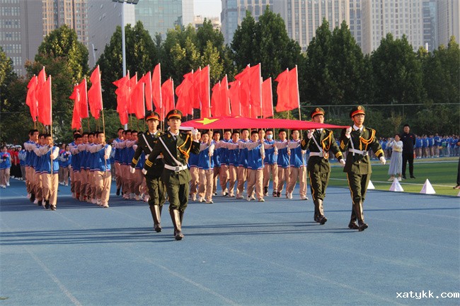 1664443092454372.jpg 3红旗飘飘.jpg