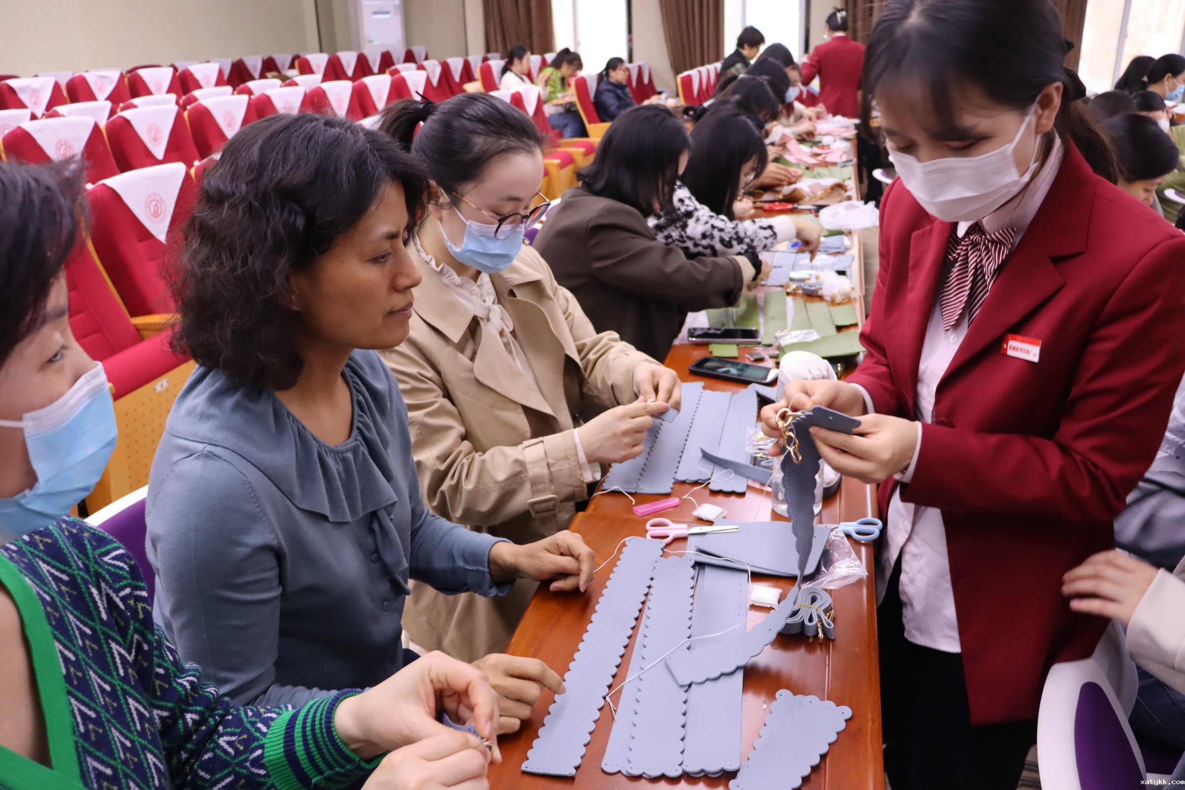 1678263845183702.jpg 4耐心示范.JPG