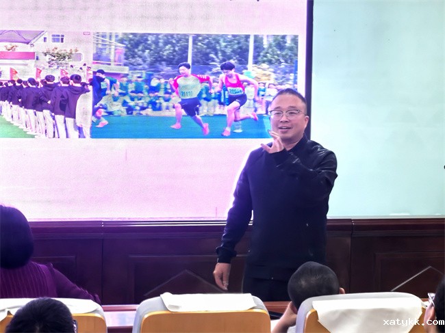 1760064535162014.jpg 01副校长王国威总结讲话.jpg