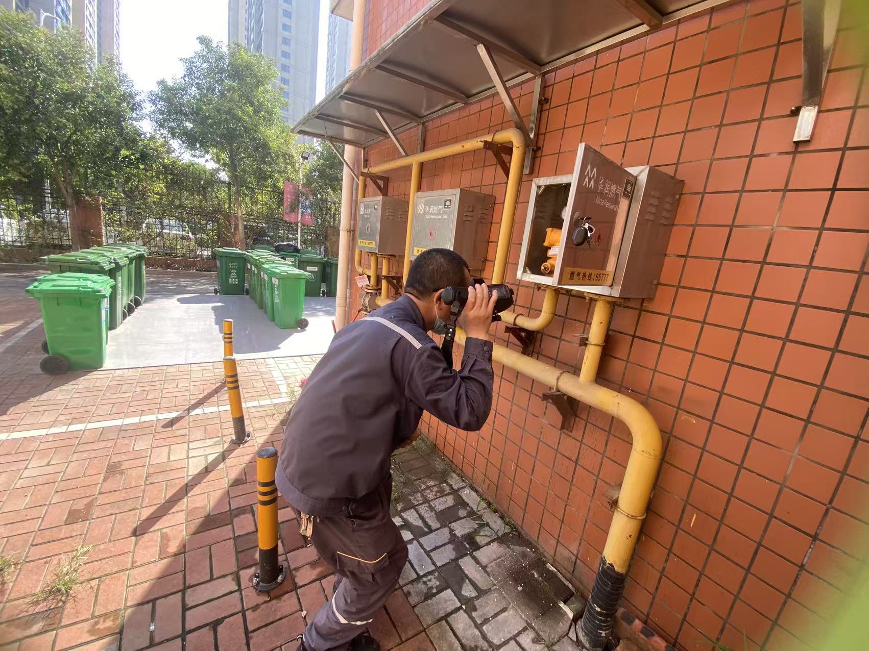 1760080207975702.jpg 7-认真查看.jpg