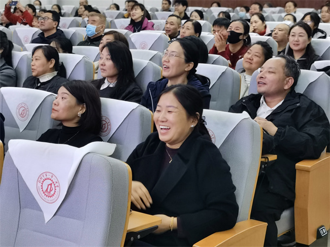 1763450227132817.jpg 4、现场气氛活跃.jpg